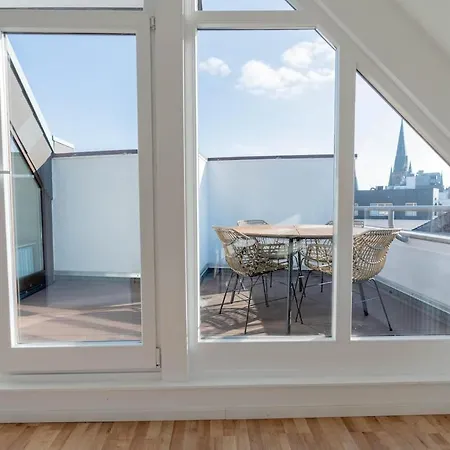Grosszuegiges City-apartment In Bester Lage Fuer 8 Personen * 奥尔登堡