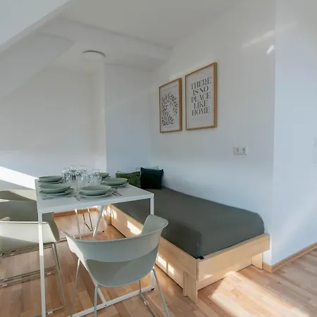 Apartman Grosszuegiges City-apartment In Bester Lage Fuer 8 Personen Oldenburg