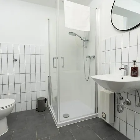Grosszuegiges City-apartment In Bester Lage Fuer 8 Personen Daire *