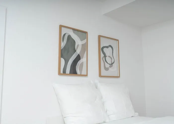 Grosszuegiges City-apartment In Bester Lage Fuer 8 Personen 奥尔登堡